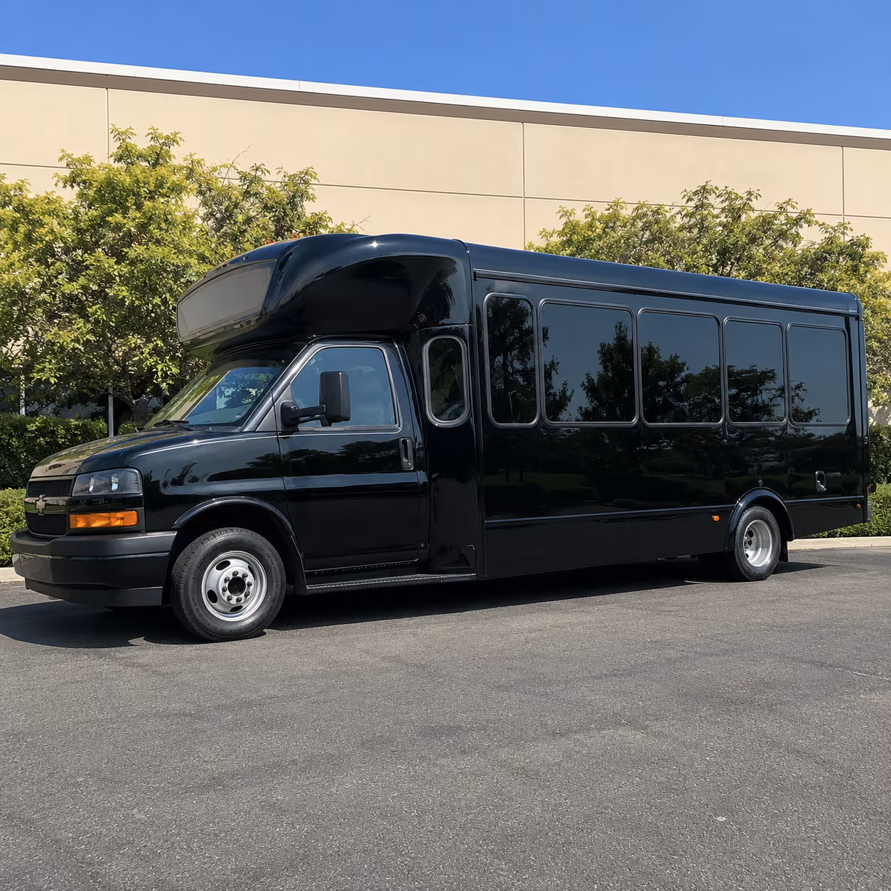 Staten Island Winery Tour & Pub Crawl Transportation party bus exterior